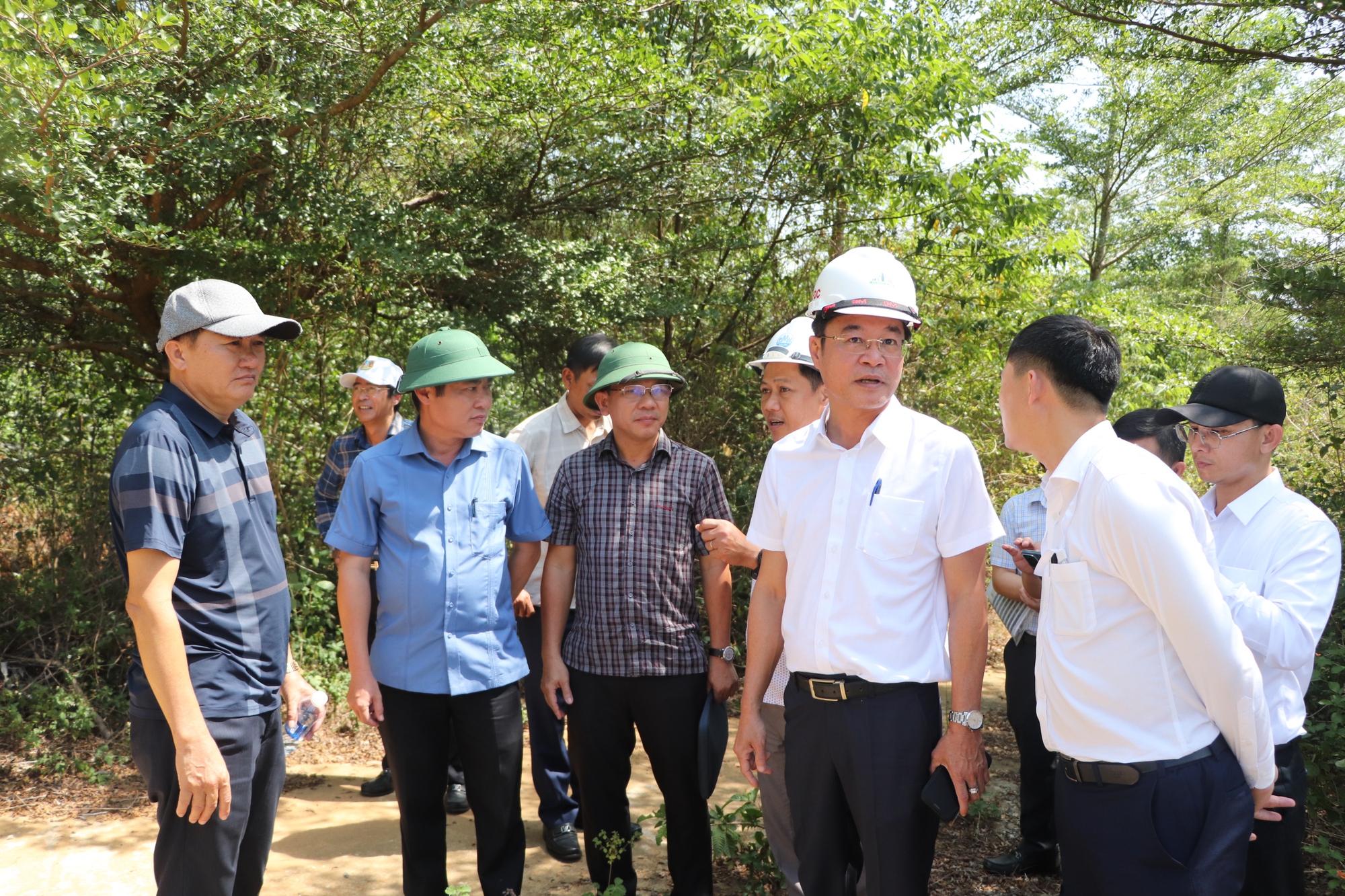 Lãnh đạo Đà Nẵng tháo gỡ vướng mắc dự án ngàn tỉ khu vực phía Nam 2026 - Ảnh 2. Lãnh đạo Đà Nẵng tháo gỡ vướng mắc dự án ngàn tỉ khu vực phía Nam 2026 - Ảnh 2.